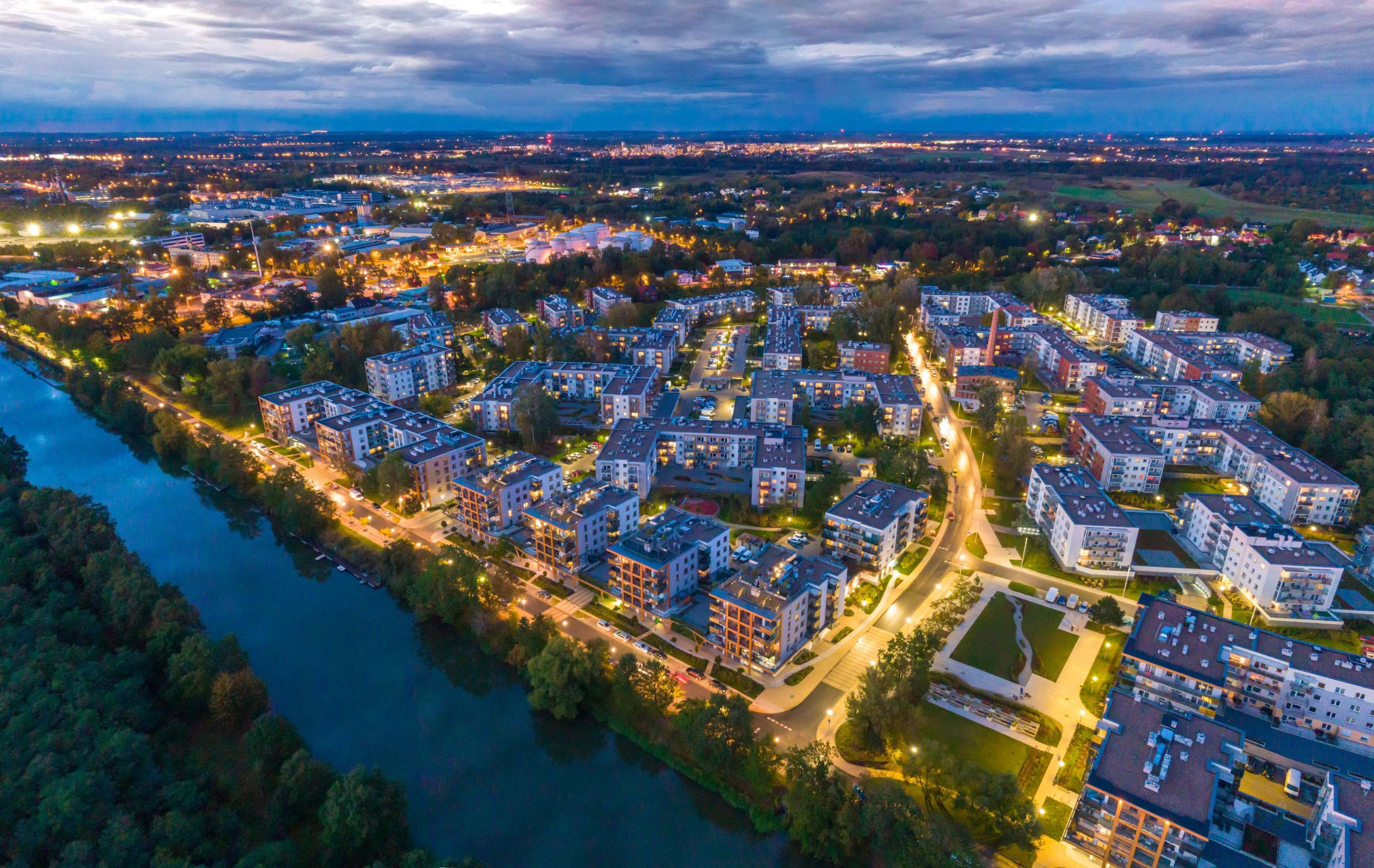 Częśc Olimpii Port z widocznym zielonym placem.jpeg