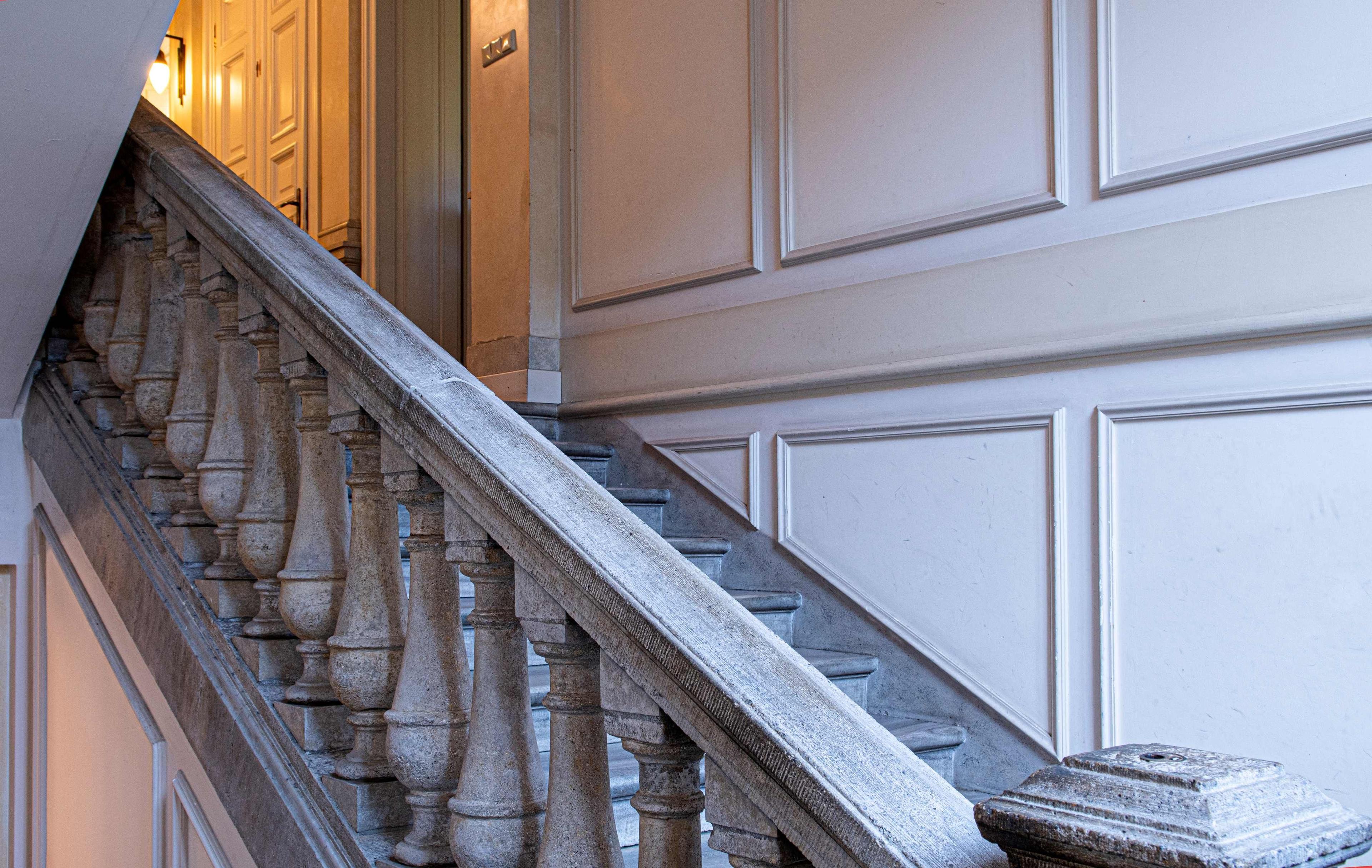 galeria 7 Po tych schodach stąpają dziś projektanci SRDK Studio.jpg